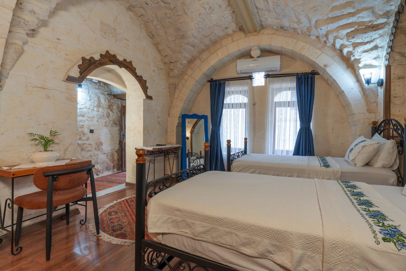 mitras-006.jpg
